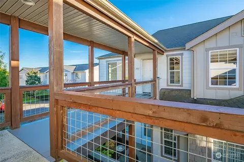 815 Judson St #201, Lynden, WA 98264