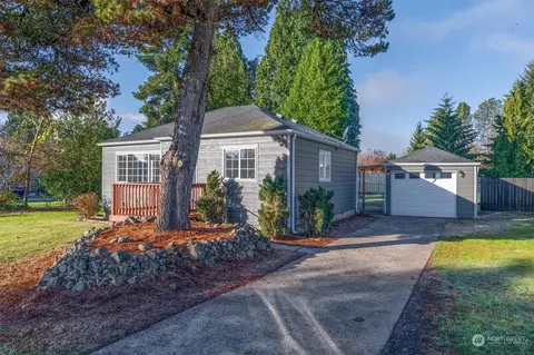 2437 30th Ave, Longview, WA 98632