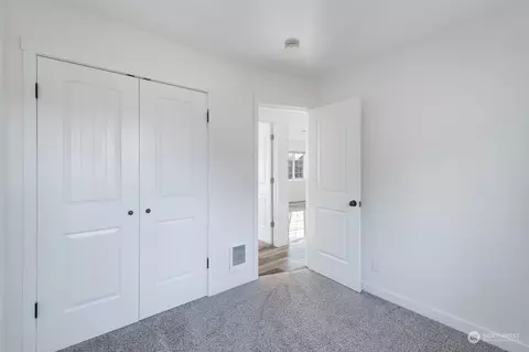 Bedroom - 2437 30th Ave, Longview, WA 98632 photo 1 of 4