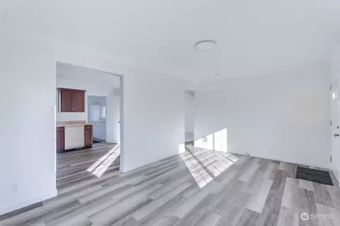 Living - 2437 30th Ave, Longview, WA 98632 photo 2 of 3