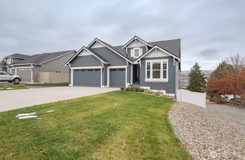 2056 Legacy Pl SE, East Wenatchee, WA 98802