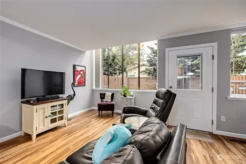 Living - 300 N Sequim Ave #18, Sequim, WA 98382 photo 2 of 4
