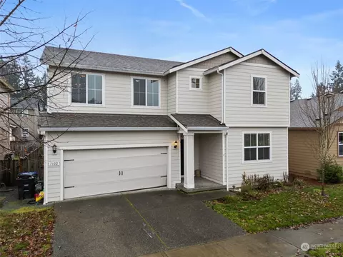 7102 Tahoe Dr SE, Tumwater, WA 98501