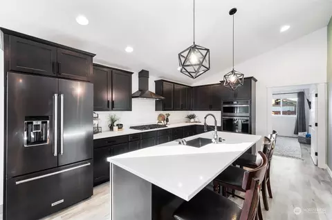 Kitchen - 1205 Ashlynn Ct, Everson, WA 98247 photo 3 of 4