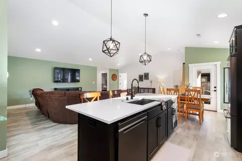 Kitchen - 1205 Ashlynn Ct, Everson, WA 98247 photo 1 of 4