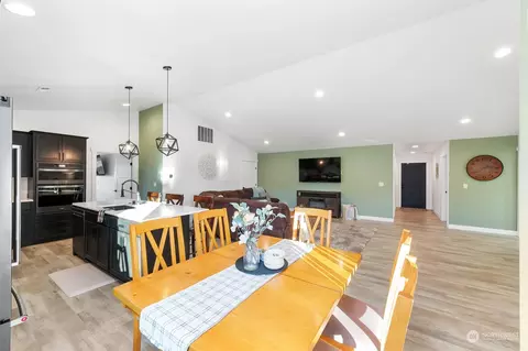 Dining - 1205 Ashlynn Ct, Everson, WA 98247 photo 3 of 3