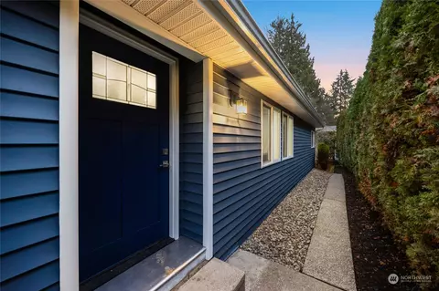 17307 Woodcrest Dr NE, Bothell, WA 98011