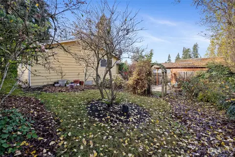 Exterior - 21817 7th Pl W, Bothell, WA 98021 photo 8 of 8