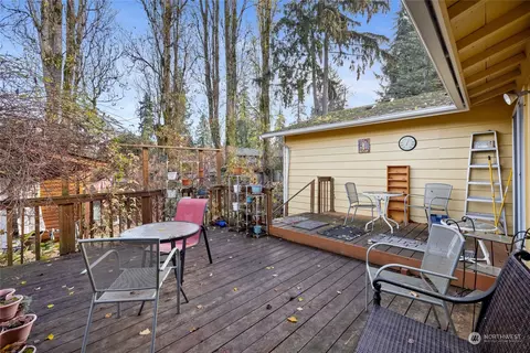 Exterior - 21817 7th Pl W, Bothell, WA 98021 photo 3 of 8
