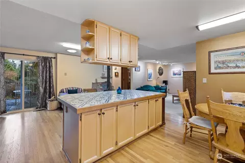 Kitchen - 21817 7th Pl W, Bothell, WA 98021 photo 4 of 7