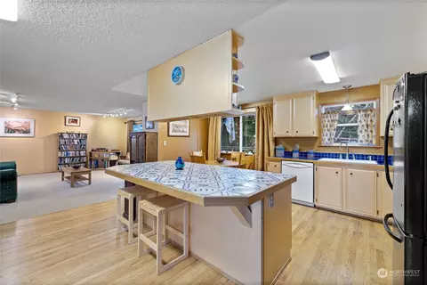 Kitchen - 21817 7th Pl W, Bothell, WA 98021 photo 3 of 7