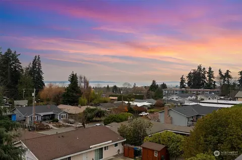 900 5th Ave S #200, Edmonds, WA 98020