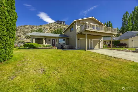 123 Fair Way, Chelan, WA 98816