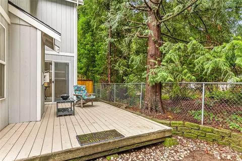 Exterior - 18921 1st Ave SE, Bothell, WA 98012 photo 4 of 6