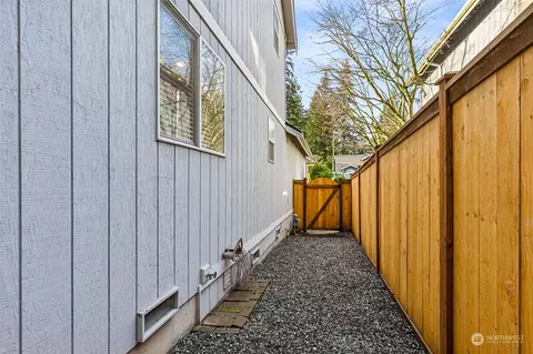 Exterior - 18921 1st Ave SE, Bothell, WA 98012 photo 5 of 6