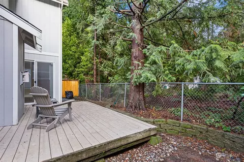 Exterior - 18921 1st Ave SE, Bothell, WA 98012 photo 3 of 6