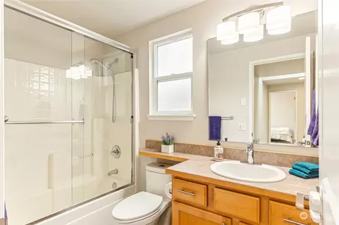 Bath - 18921 1st Ave SE, Bothell, WA 98012 photo 4 of 4