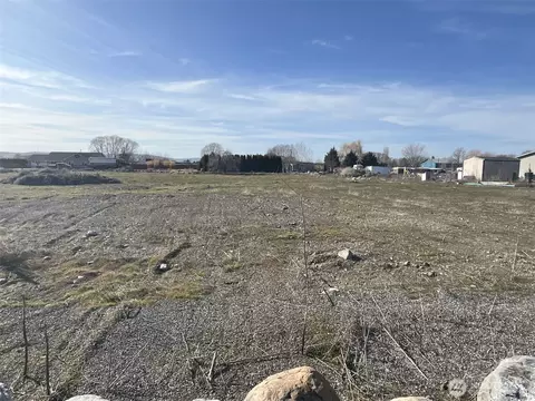 0 Lot 1 Pancho Villa Ln, Othello, WA 99344