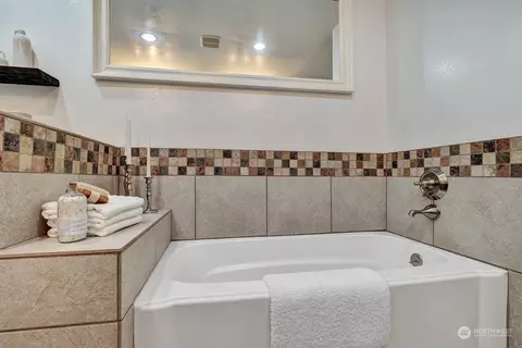 305 34th Ave E, Seattle, WA 98112 photo 18