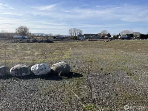0 Lot 4 Pancho Villa Ln, Othello, WA 99344