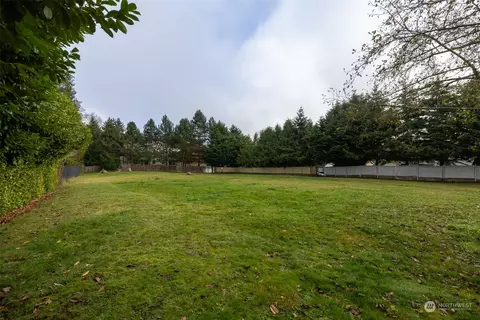 11907 Admiralty Way, Everett, WA 98204
