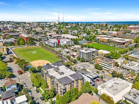 412 11th Ave #PH-10, Seattle, WA 98122