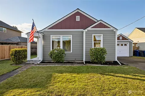 806 Valley Ave E, Sumner, WA 98390
