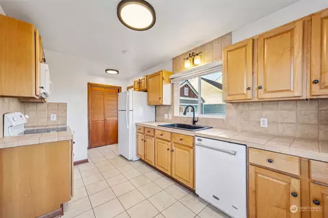 806 Valley Ave E, Sumner, WA 98390 photo 10