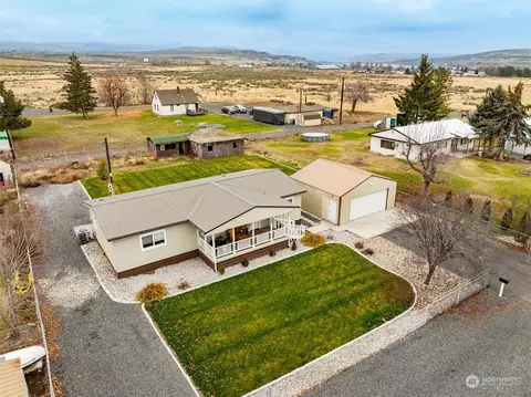 104 NW Adrian Ave, Soap Lake, WA 98851