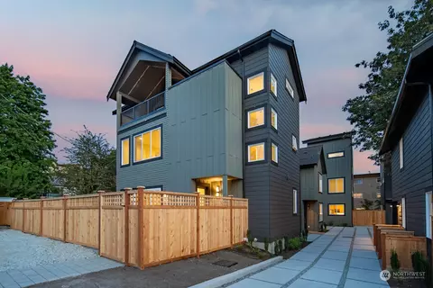 115 N 105th St, Seattle, WA 98133