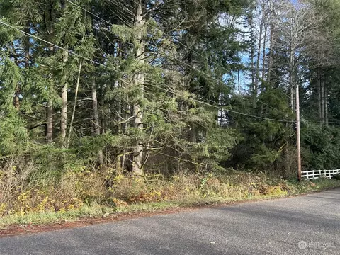 27 NE Rova Rd, Poulsbo, WA 98370