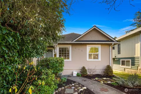 941 N 81st St, Seattle, WA 98103