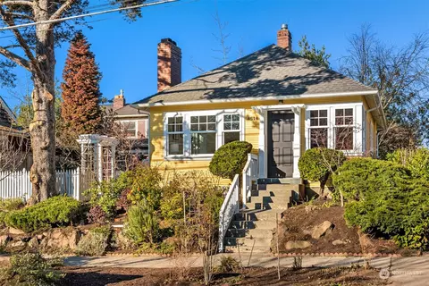 4514 SW Walker St, Seattle, WA 98116