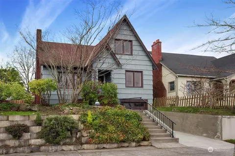 3249 42nd Ave SW, Seattle, WA 98116