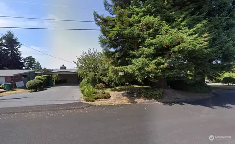 18005 3rd Ave SW, Normandy Park, WA 98166
