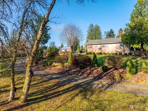 Exterior - 322 Stearns Rd, Chehalis, WA 98532 photo 4 of 14