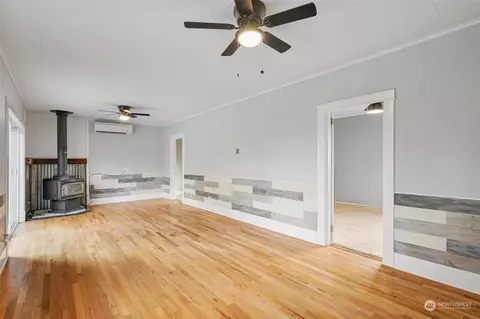 Living - 322 Stearns Rd, Chehalis, WA 98532 photo 1 of 3