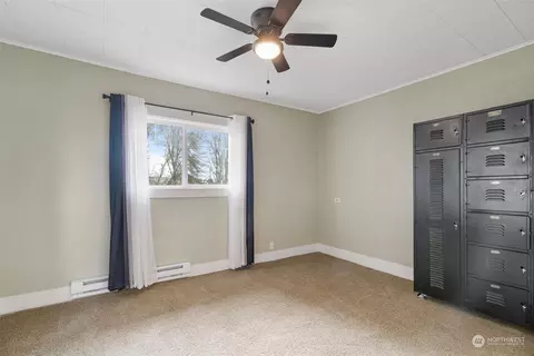 Bedroom - 322 Stearns Rd, Chehalis, WA 98532 photo 2 of 5