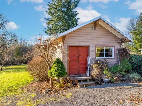 Exterior - 322 Stearns Rd, Chehalis, WA 98532 photo 11 of 14