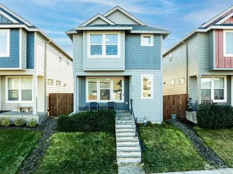 7137 S 11th St, Ridgefield, WA 98642