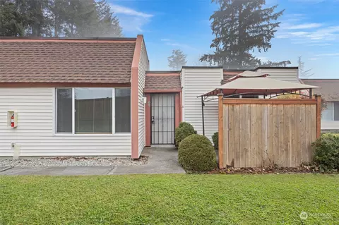 14600 SE 176th St #A6, Renton, WA 98058