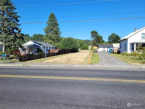 833 20th St SW, Chehalis, WA 98532