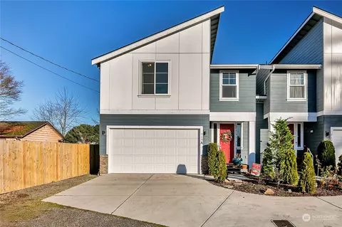 719 107th Pl SW #A, Everett, WA 98204