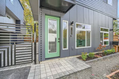 11825 59th Ave S #A, Seattle, WA 98178