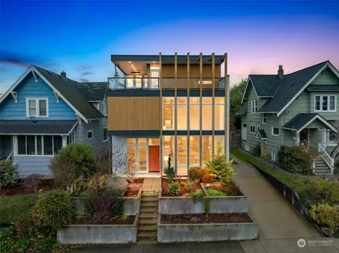 142 NE 56th St, Seattle, WA 98105