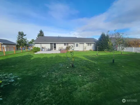 1084 Ridgeway Dr, Lynden, WA 98264