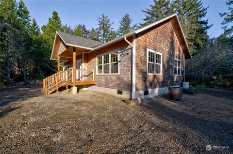 33310 Douglas Dr, Oysterville, WA 98641