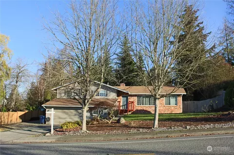 1004 N Waugh Rd, Mount Vernon, WA 98273