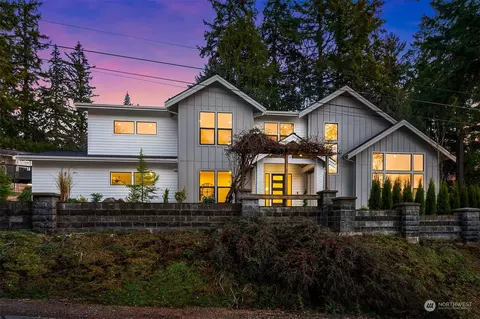 11231 NE 97th St, Kirkland, WA 98033