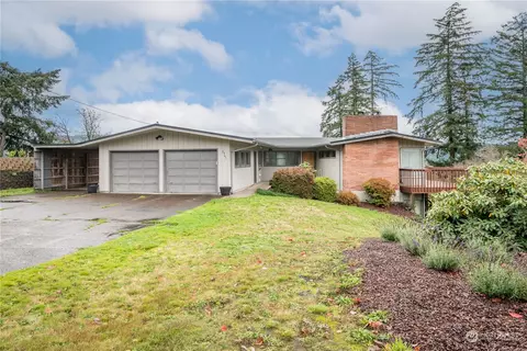 2361 E Lynnwood Dr, Longview, WA 98632